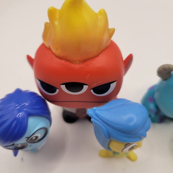 2020 Disney Pixar Minis 9 Character Toy lot-Sully, Mike, Nemo, Dory, WallE, Joy - Picture 3 of 9